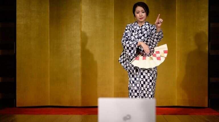 Coronavirus forces Japanese geishas to offer their services online Coronavirus forces Japanese geishas to offer their services online