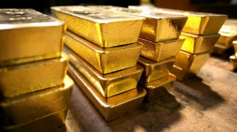 Swiss authorities seek owner of gold worth £151,000 left on train Swiss authorities seek owner of gold worth £151,000 left on train