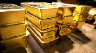 Gold eases off after witnessing record high