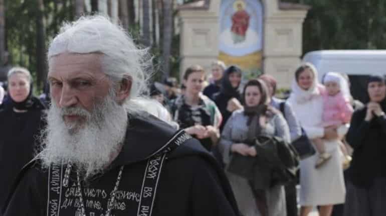 COVID-19 denying renegade priest seizes Russian monastery