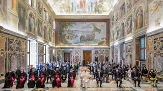 Pope Francis thanks 'angelic' doctors in his first post-lockdown audience