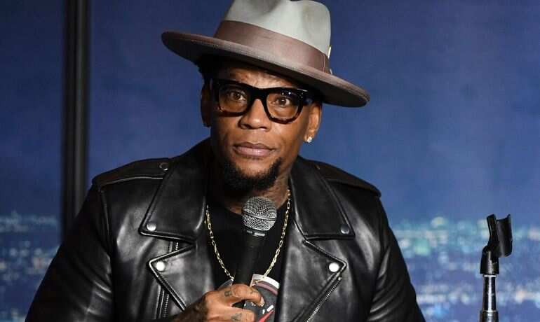 Comedian DL Hughley diagnosed with COVID 19 after collapsing on stage Comedian DL Hughley diagnosed with COVID 19 after collapsing on stage