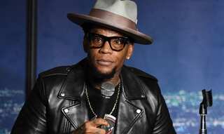 Comedian DL Hughley diagnosed with COVID 19 after collapsing on stage