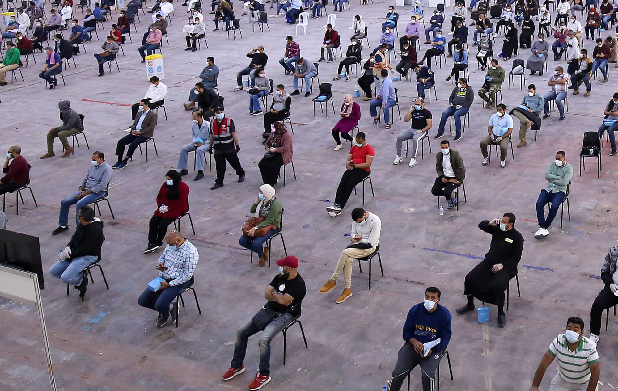 One metre or two? How social distancing affects COVID-19 risk