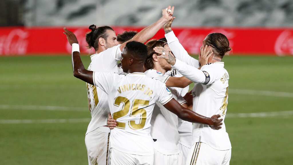 Sergio Ramos' free kick helps Real Madrid top the La Liga table