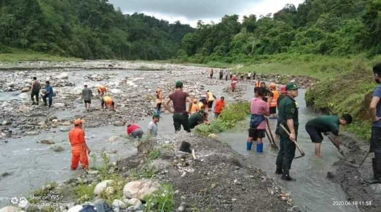 Bhutanese authorities pitch in to make sure flow of water to India continues