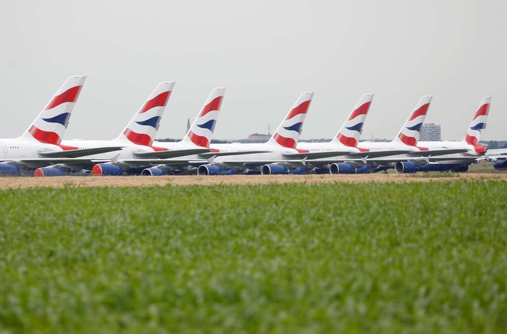 British Airways sacks 350 pilots and puts 300 in 'pool' for rehire