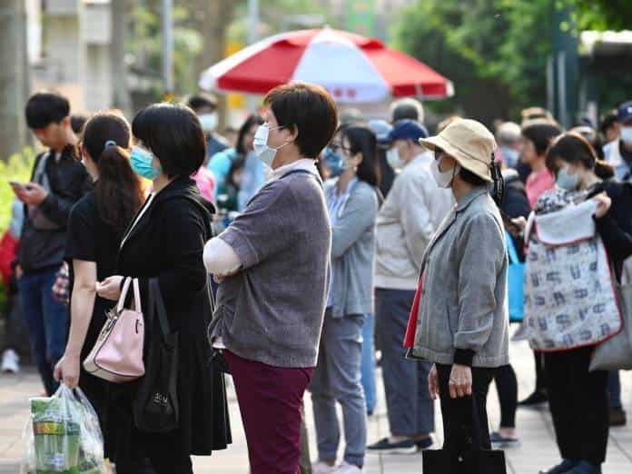 Taiwan resumes domestic tourism as COVID-19 cases decline