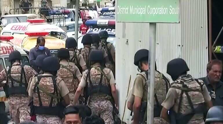 Karachi stock exchange attack: 11 killed, hostage situation foiled