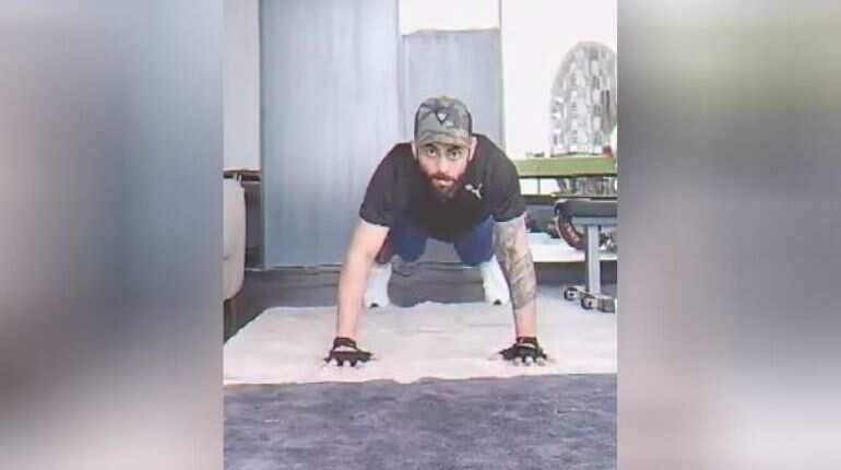 Watch: Indian skipper Virat Kohli adds twist to Pandya's 'fly pushups'
