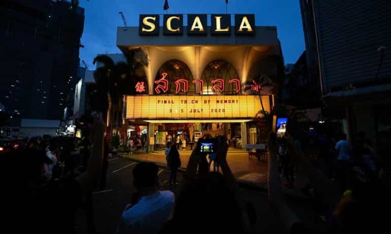Fans gather for final showings at Thailand's much-loved La Scala theatre Fans gather for final showings at Thailand's much-loved La Scala theatre
