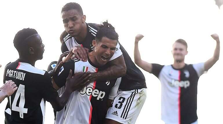 Ronaldo scores twice as Juve crush Messi's troubled Barcelona