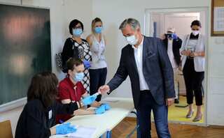 Croatia votes for new government as virus woes loom