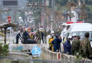 Top 10 world news today: Columbus statue toppled in US, Japan's floods and more