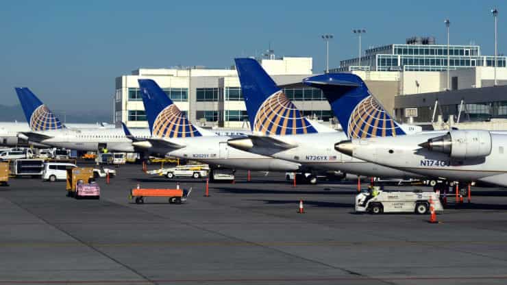United Airlines warns 36,000 employees of potential job