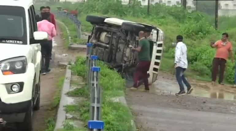 Dreaded gangster Vikas Dubey killed in encounter in Kanpur
