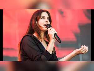 Lana Del Rey to release book of poetry