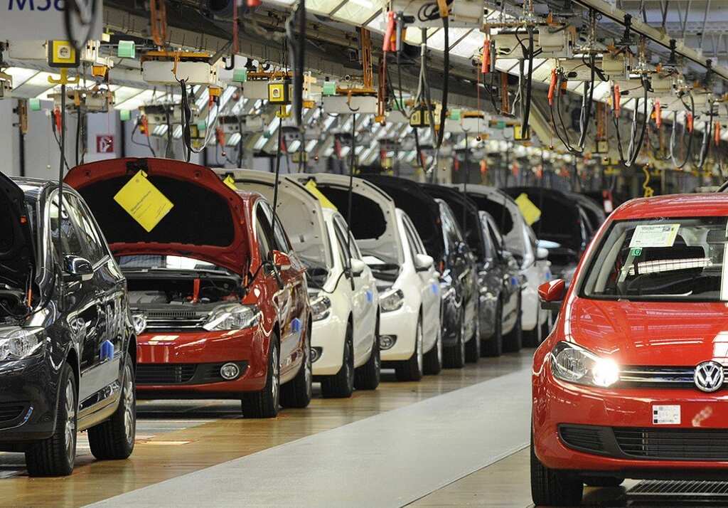 German car industry on a decline: Volkswagen may shift production to Poland