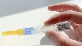 US invests heavily in a company, without a factory, to deliver COVID-19 vaccine