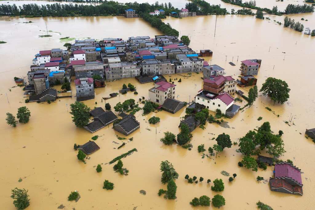 Widespread floods continue to ravage Asia