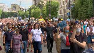 Protests over governor's arrest in Russia enter second day
