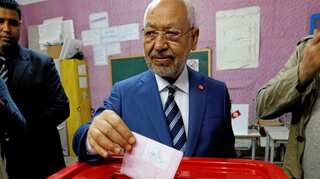 Tunisian parties seek to oust parliament speaker, Islamists want new government