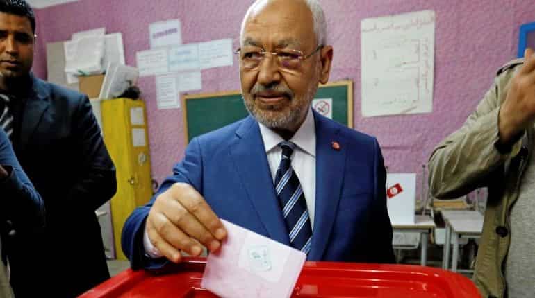 Tunisian parties seek to oust parliament speaker, Islamists want new government
