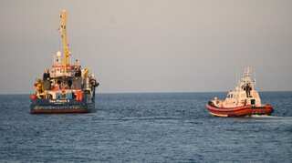 Sri Lankan Navy arrests 4 people, including 2 from India