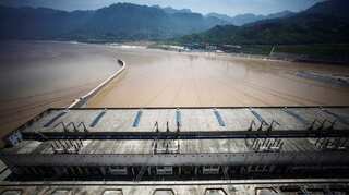 Record floods raise questions about China's Three Gorges Dam