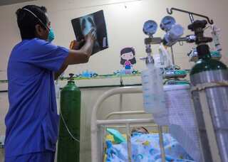 Doctors claim coronavirus can be contracted in womb after baby born with virus in US