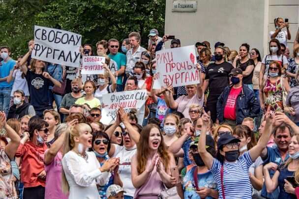 Tens of thousands stage anti-Kremlin protests in Russia's Far East Tens of thousands stage anti-Kremlin protests in Russia's Far East