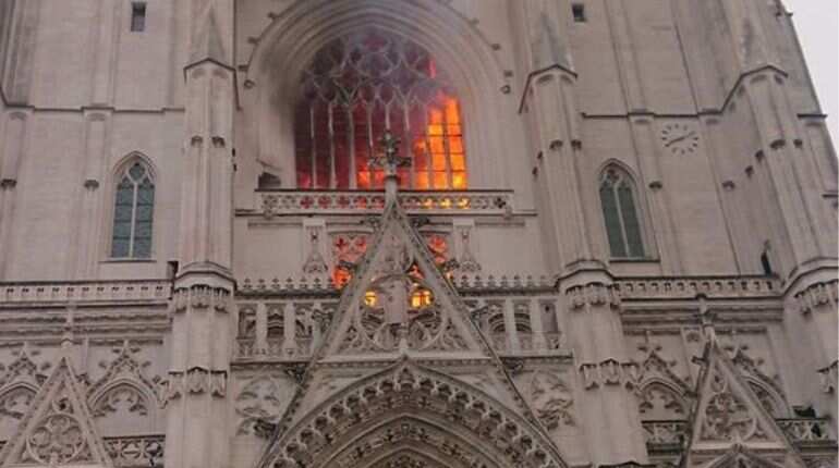 Fire damages cathedral in French city of Nantes Fire damages cathedral in French city of Nantes