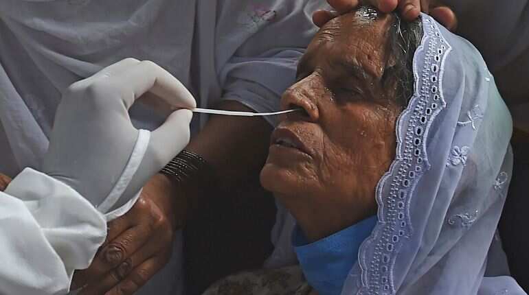 COVID 19: Pakistan's cases cross 260,000 mark before Eid