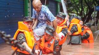China to offer more financial support for flood-hit areas