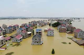 China raises flood alert levels along Huai River