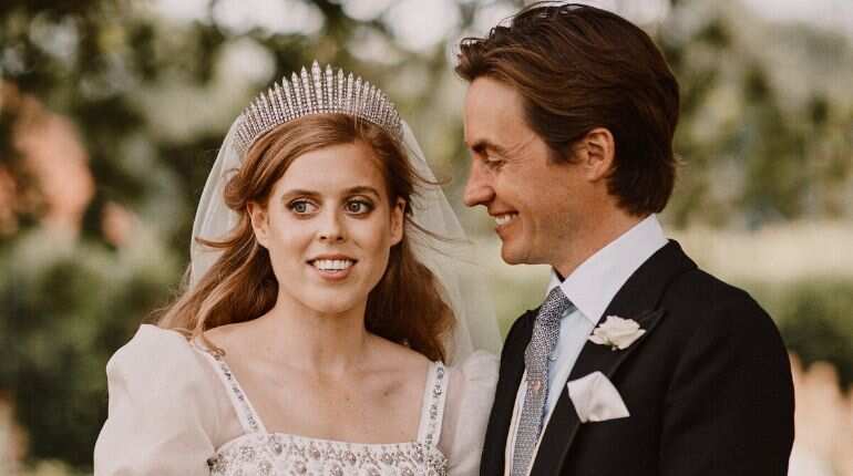 Princess Beatrice, Edoardo Mapelli release official photos after secret wedding at Windsor
