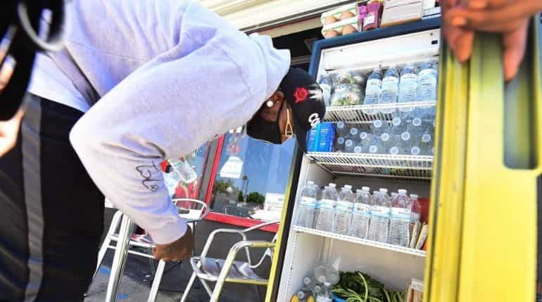 How community fridges in Los Angeles are helping coronavirus-hit people