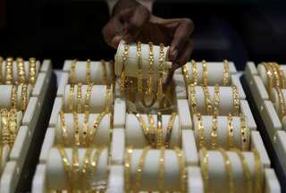 India gold prices hit all-time high, dampen retail demand
