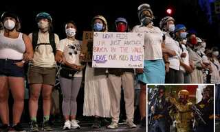 Portland moms form human chain to shield protesters from federal troops