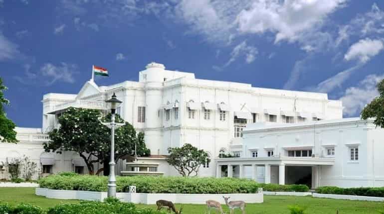 84 staff at Tamil Nadu Governor’s residence test Covid-19 positive; Guv, senior staff safe 84 staff at Tamil Nadu Governor’s residence test Covid-19 positive; Guv, senior staff safe