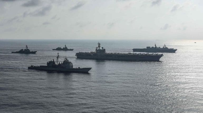 Australian warships 'confronted' by Chinese Navy in disputed South China Sea