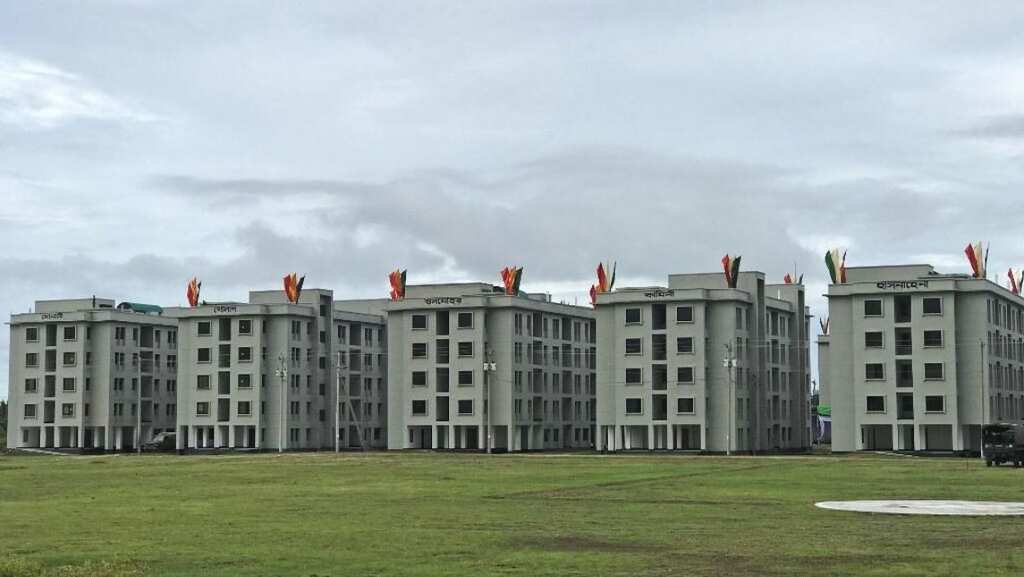 Bangladesh opens complex to house 'climate refugees'