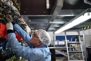 US to transform Cold War sites into largest solar power project