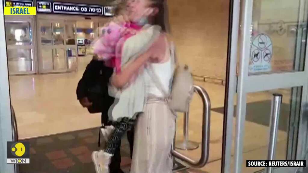 Tears for toddler's return to Israel after accidental coronavirus exile