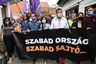 Journalists resign from Hungary news site en masse