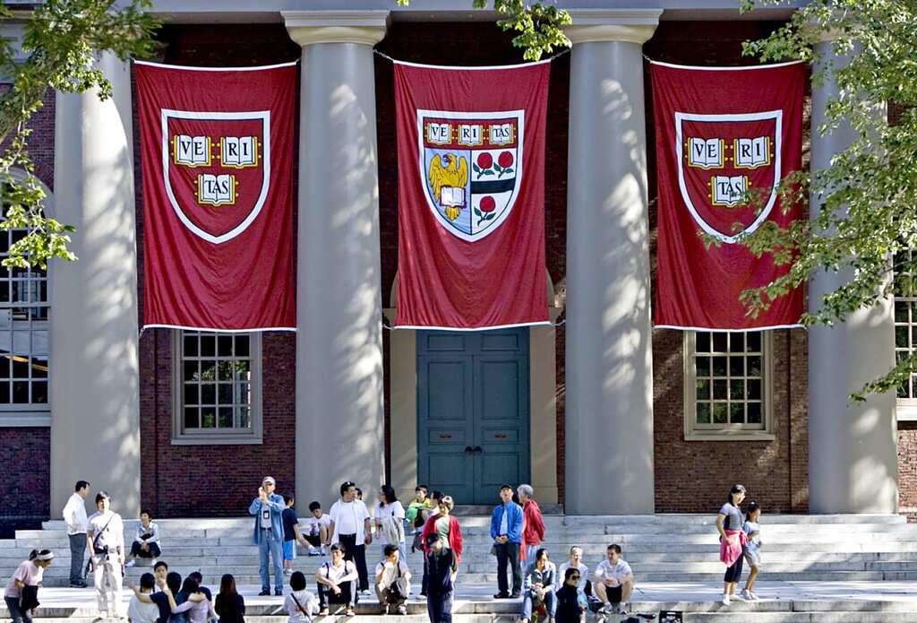 US universities to not allow online classes to any foreign student