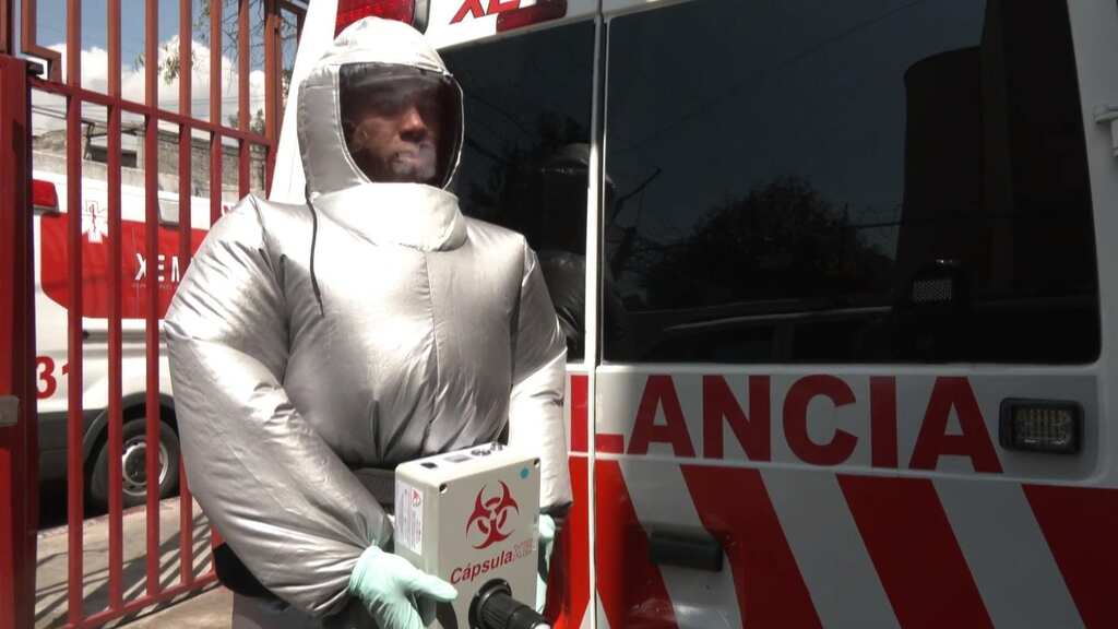 An Mexican company invents inflatable suit to protect medical personnel from COVID-19