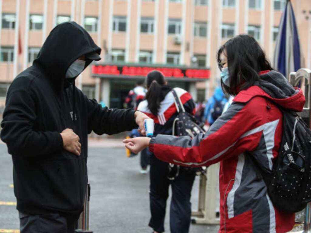 Hong Kong tightens quarantine rules for sea and flight crews