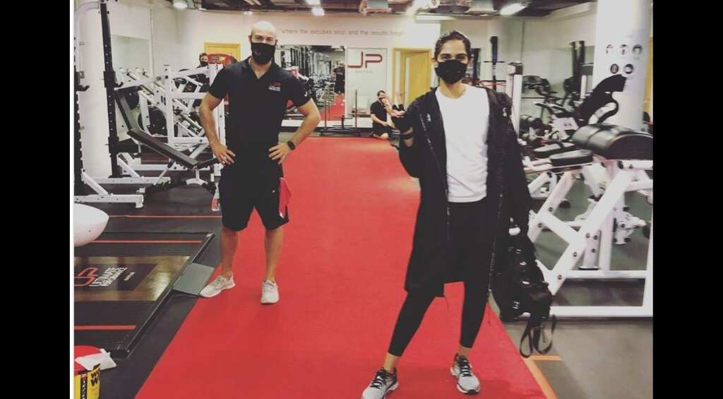 Sonam Kapoor flies off to London, heads 'straight to gym' after 14 days quarantine
