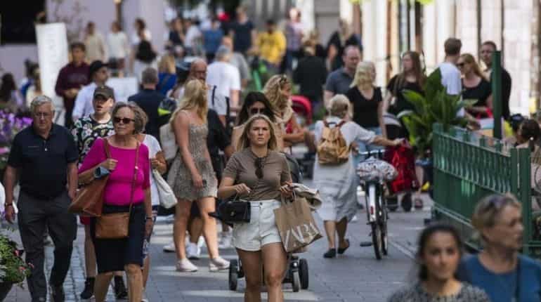 No masks for Nordic nations day or night to keep coronavirus away No masks for Nordic nations day or night to keep coronavirus away